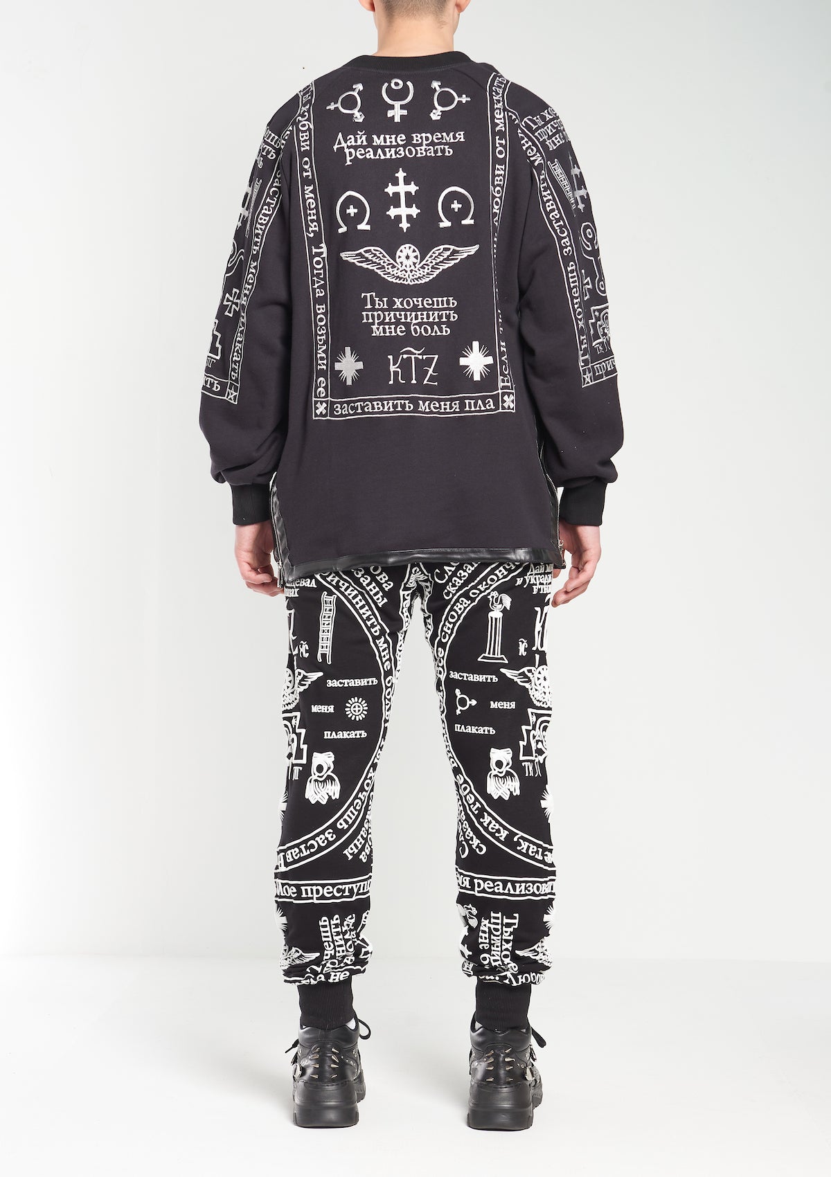 KTZ CHURCH PRINT EMBROIDERED LONG SIDE ZIPED SWEATSHIRT – KOKON TO